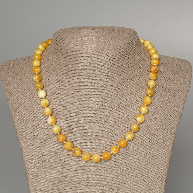 Yellow Jadeite Smooth-Bead Necklace, Bead Diameter 8.5 mm, Length 49 cm