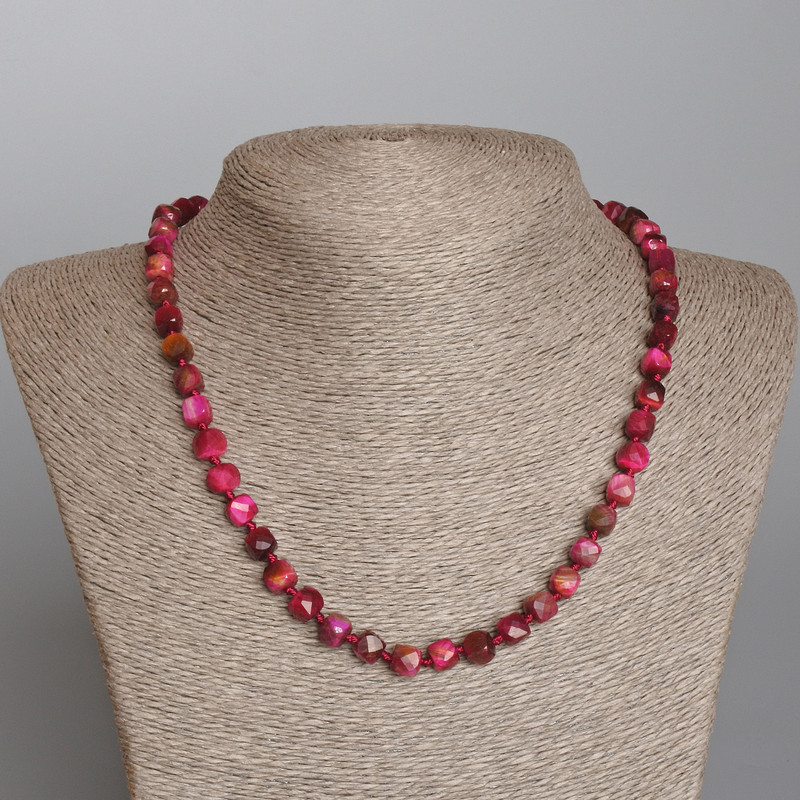 Raspberry Cat's Eye Necklace with natural faceted cube beads, diameter 7x7 mm, length 48 cm