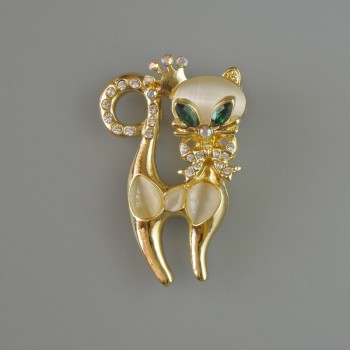 Kitty Brooch-Pendant with White Cat's Eye