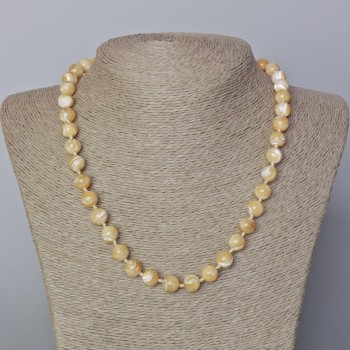 Beige natural mother-of-pearl necklace with smooth beads, 9 mm diameter, 45–49 cm length