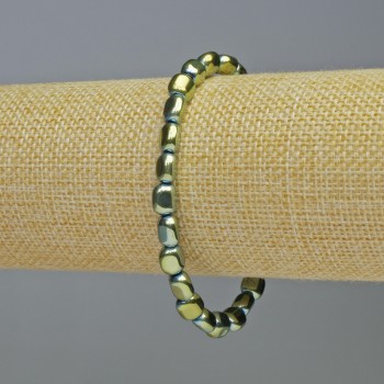 Hematite bracelet with oval beads, green chameleon color, 7x7 mm, stretchy, length 18 cm ±