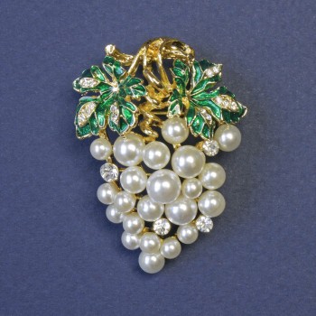 Brooch-Pendant Grape Cluster with White Pearls 45×30 mm ± Green Enamel Gold-Tone Metal