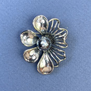 Brooch: Flower with Black Pearl, Silver-Toned Metal 31×39 mm+