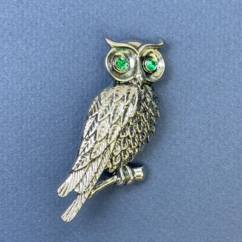 Brooch 'Owl' with green crystals, silver-toned metal, diameter 27 mm, length 52 mm