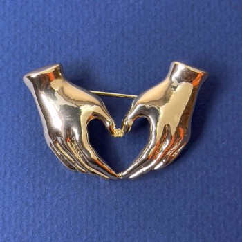 Brooch Hands golden metal 42x28mm+