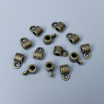 Bronze-colored bail hardware, size 9x5x5 mm ±, hole diameters 2.5 mm ± and 2 mm ±, packaging 34 pcs