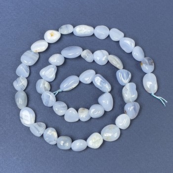 Blue agate beads, faceted on thread, diameter 9–11×8–9 mm, length 40 cm