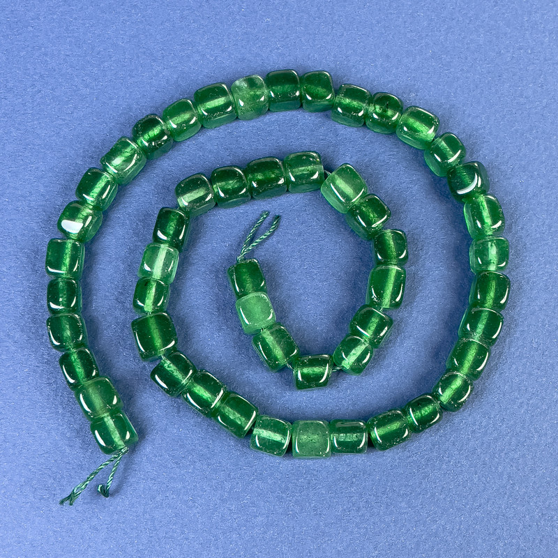 Chrysoprase Beads Cube 7×7 mm +/- on a Thread