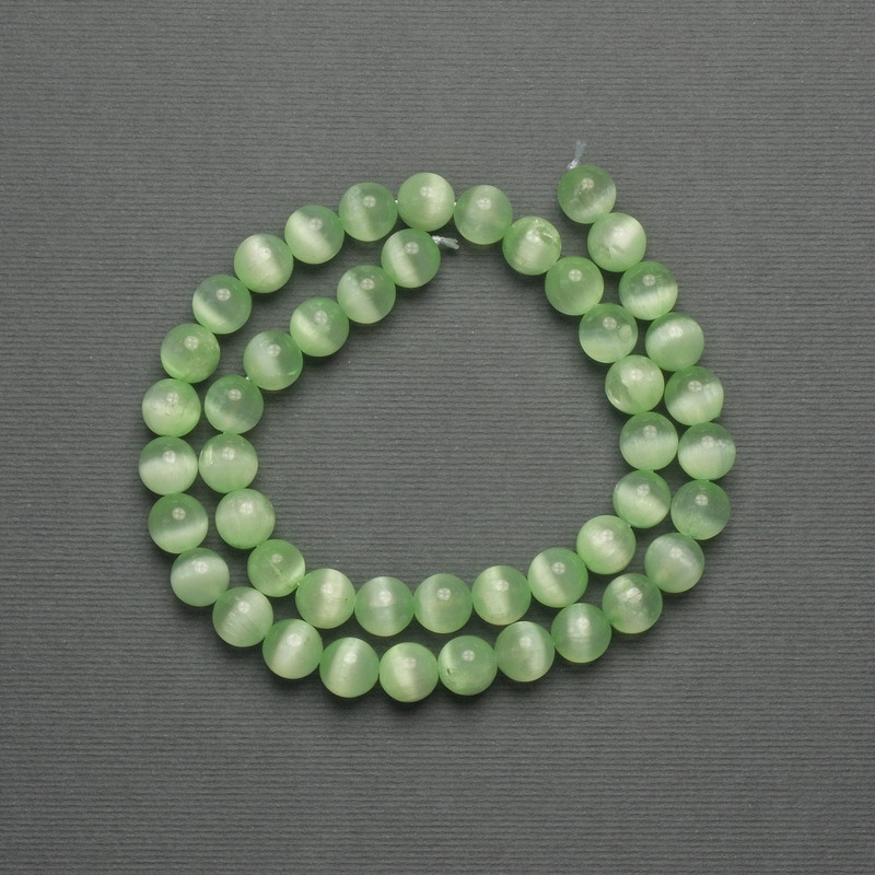 Green Cat's Eye Beads, Synthetic Stone, Smooth Round Bead, 8 mm Diameter, on Thread, Length 39 cm