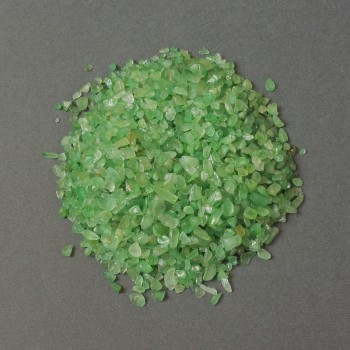 Natural Jade Chip, Undrilled, 3–7×2–4 mm ± (per 100 g ±)
