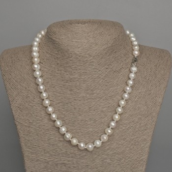 Oval natural freshwater pearl necklace, 10x8 mm diameter, 46 cm length, with clasp