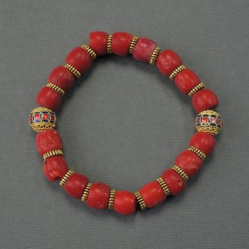 Faceted Coral Bracelet, 7–9×9 mm, 18 cm stretch