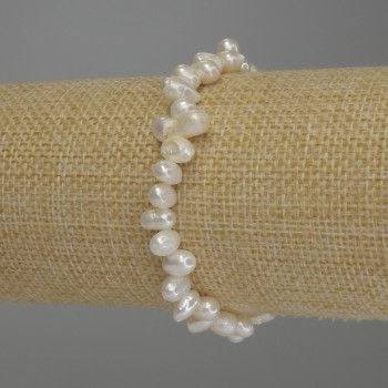 Oval freshwater pearl bracelet, 6-8×5 mm diameter, 18 cm length (stretch)