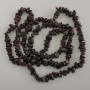 Garnet chip beads, diameter 4-10×3-5 mm, length 80 cm ± on thread