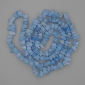 Aquamarine chip beads, diameter 7–12×3–5 mm, length 80 cm ± on beading thread