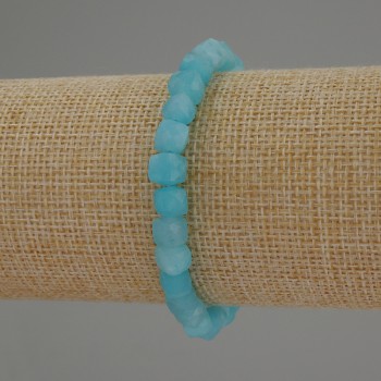 Stretch bracelet with faceted aquamarine cubes, 6 mm diameter, 18 cm length
