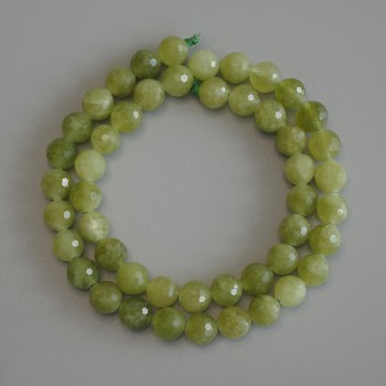 Beads of natural Chrysoprase Olivine, faceted round bead, diameter 8 mm ±, length 37 cm