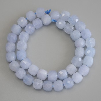 Aquamarine beads, faceted cube, 9x9 mm diameter, 37 cm length on thread