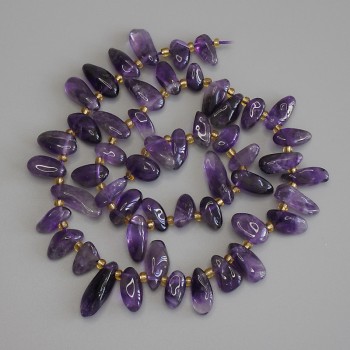 Amethyst beads, butterfly-shaped, 13x6 mm, ± 3 mm seed beads, on thread, length 39 cm