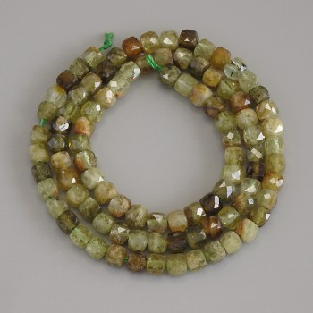 Grossular Faceted Cube Beads, 4×4 mm diameter, on thread, 39 cm length
