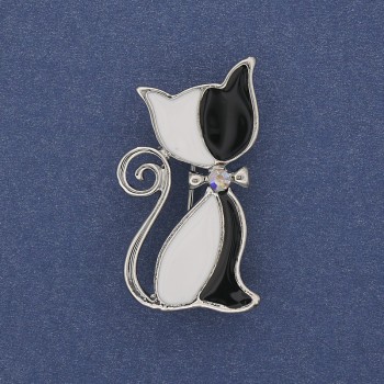 Cat Brooch with Rhinestones and Enamel, Silver-Tone Metal 35×19mm+