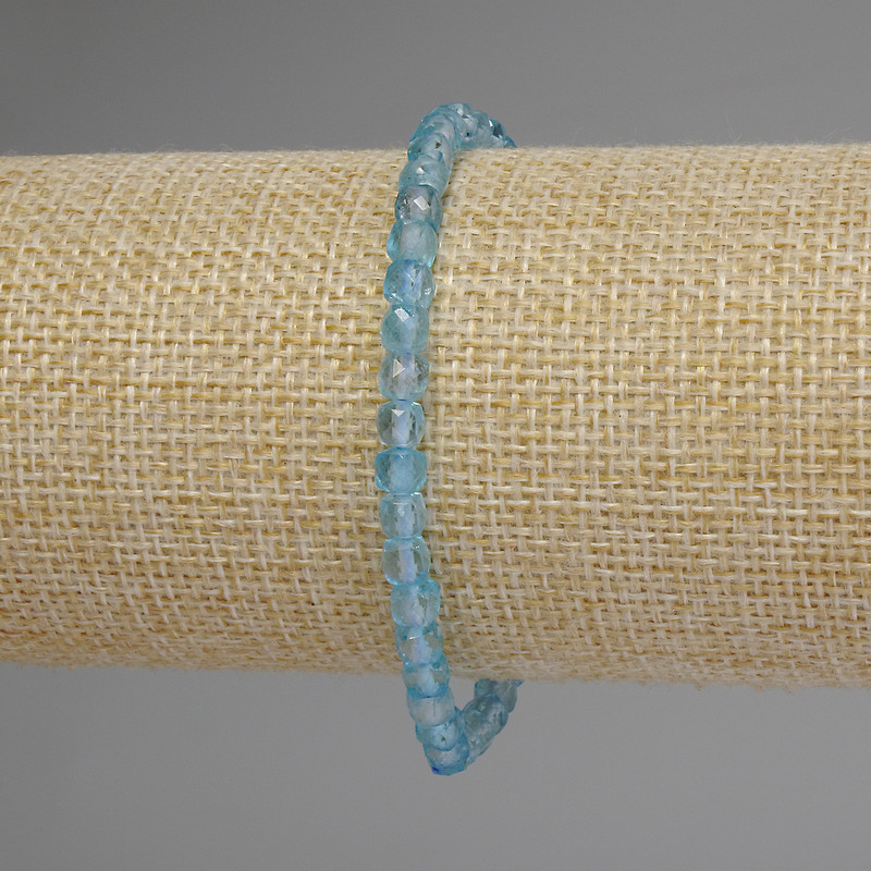 Stretch Bracelet with Faceted Topaz Cube, 4×4 mm, 18 cm Length