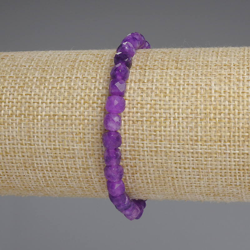 Sugilite Bracelet with Faceted Cubes, 5×5 mm, length 18 cm ±, stretch