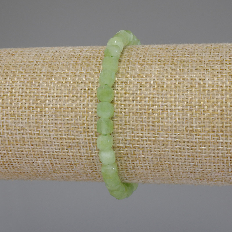 Chrysolite Olivine Faceted Cube Bracelet, 5×5 mm, 18 cm stretch