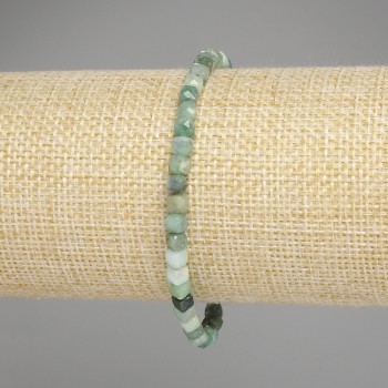 Emerald bracelet with faceted cube beads, 4x4 mm, length 18 cm, elastic