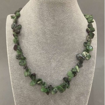 Natural zoisite necklace, butterfly-faceted beads 8-15×6-9 mm, length 45 cm ± with clasp