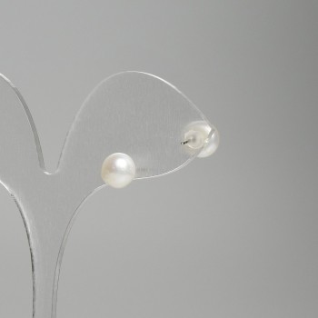 Stud Earrings with Freshwater Pearls, 6 mm Diameter+