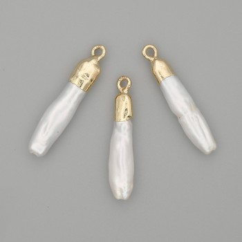 Baroque Pearl Pendant in Golden Metal, Diameter 30x5 mm