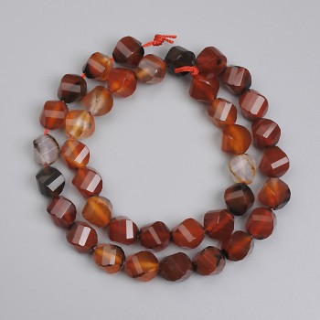 Faceted agate beads, diamond-shaped, 10x8 mm, 36 cm long on thread