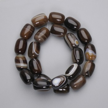 Barrel-shaped agate beads, 18×13 mm, on a thread