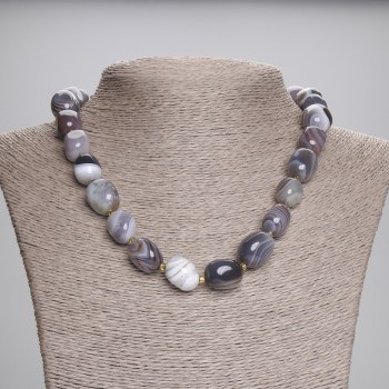 Botswana Agate Necklace with Pebbles 14–16×10–14 mm, 3 mm seed beads, length 45 cm, with clasp