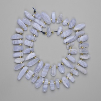 Blue agate butterfly faceted beads 6-15x5-7 mm +/- seed beads 3 mm +/- length 40 cm +/- on thread