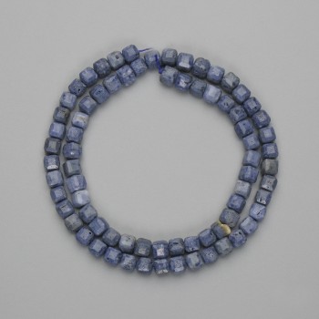 Sponge coral beads, faceted cube 5x5 mm, length 37 cm ±, on a thread