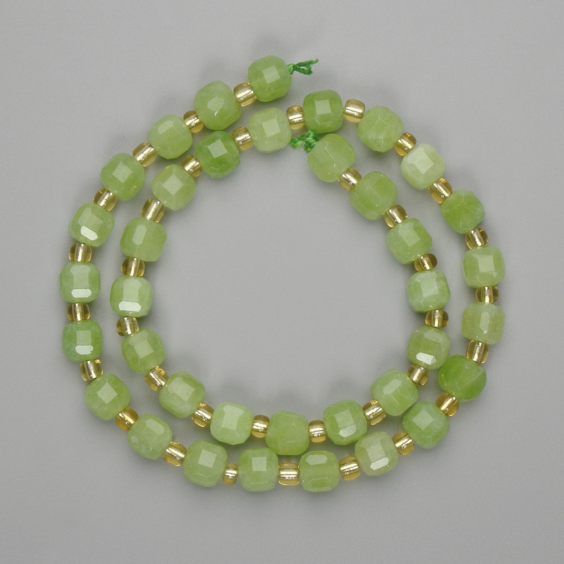 Peridot Beads (Olivine), Faceted Cube 7x7mm, Seed Beads 3mm, 38 cm Strand