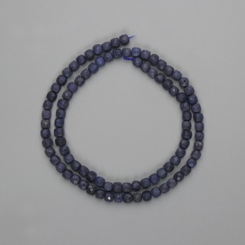 Rough Sapphire Beads, Faceted Cubes 4x4mm, 39 cm on Thread