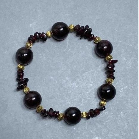 Garnet Bracelet with Smooth Round Beads, 12 mm Diameter ±, Chips 7×2 mm ±, 18 cm Stretch
