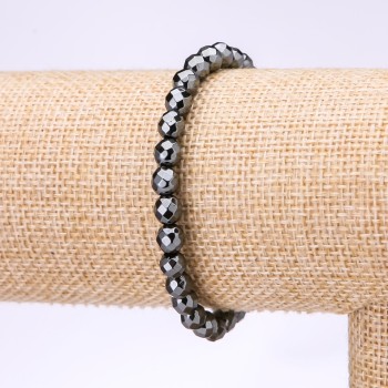 Hematite bracelet with a faceted bead, 6 mm diameter, 18 cm length on elastic