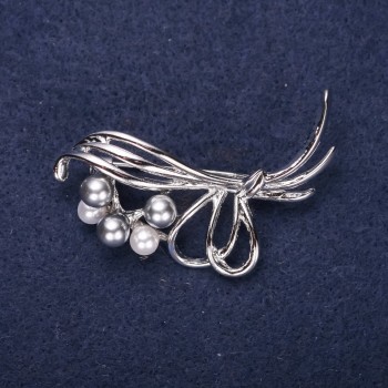 Clearance Brooch 'Bouquet with Pearls' Gray-White 50×22mm Silver-Tone Metal