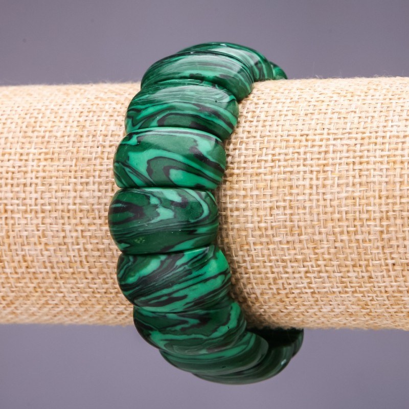 Malachite bracelet with 25×12 mm links, length 18 cm on elastic