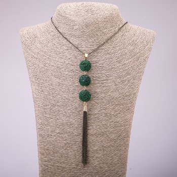 Pendant 'Trio' with green crystals on a long metal chain 'black gold', diameter 16x155mm, length 70cm
