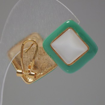Rhombus-shaped stud earrings with turquoise enamel and a cat's eye cabochon, gold-toned metal, 25 mm