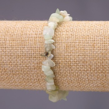 Bracelet with natural onyx chips, 7 mm (±) diameter on elastic, length 18 cm