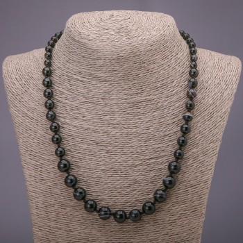 Natural agate stone necklace with smooth beads gradually increase in size, diameter 6–10 mm, length 50 cm