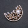 Xuping Brooch with 18k Gold Plating, featuring a Pearl, 12 mm Diameter, with White Stones and Crystals, 50×35 mm