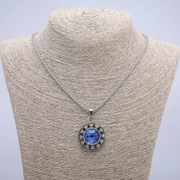 Pendant 'Dragon's Eye' in bezel 42x30 mm on chain, length 70 cm, silver-tone metal