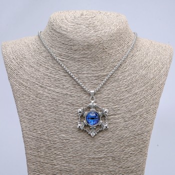 Pendant 'Dragon Eye in a Frame' 50x35 mm on chain, length about 70 cm, silver-toned metal